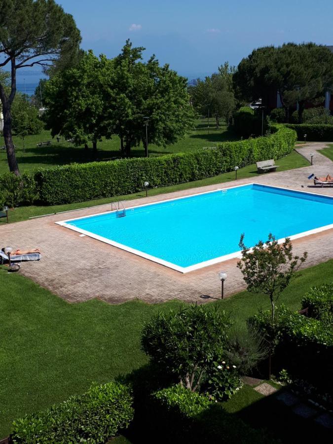 Con Piscina Il Glicine Sul Garda