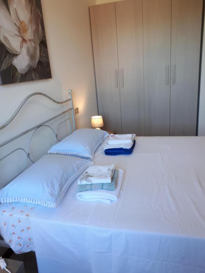 Con Piscina Il Glicine Sul Garda Apartment