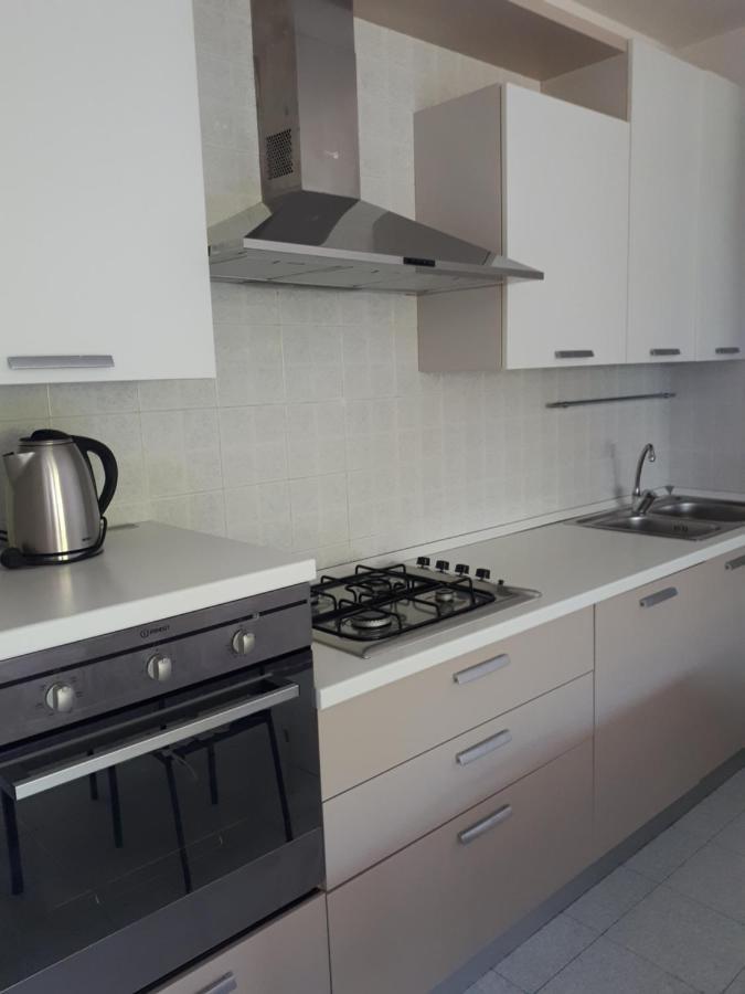Con Piscina Il Glicine Sul Garda Apartment *