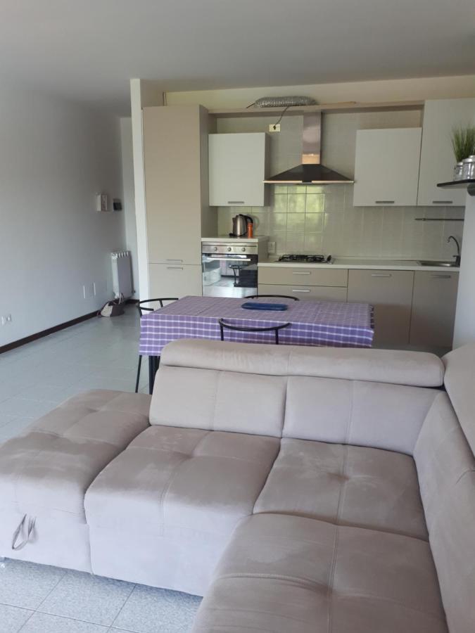 Con Piscina Il Glicine Sul Garda Apartment *