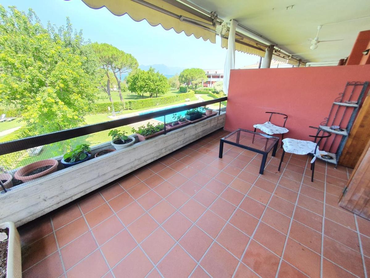 Con Piscina Il Glicine Sul Garda Apartment