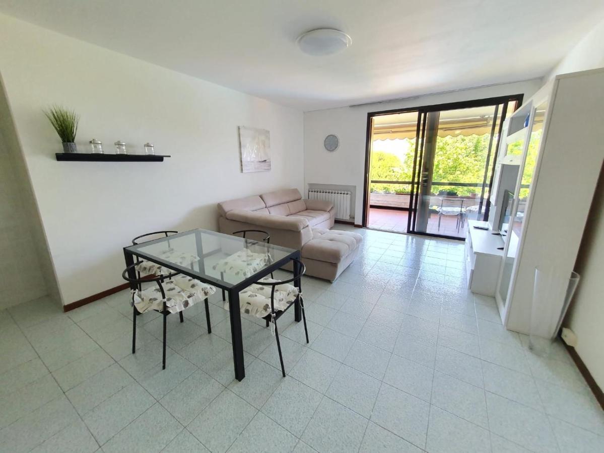 Con Piscina Il Glicine Sul Garda Apartment *