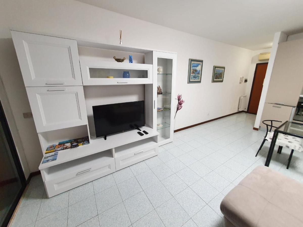 Apartment Con Piscina Il Glicine Sul Garda Desenzano del Garda